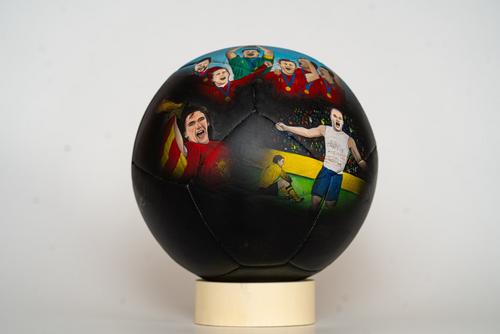 La Roja - PHYSICAL BALL and Digital Art Ball Replica - PHYSICAL and Digital Art NFT